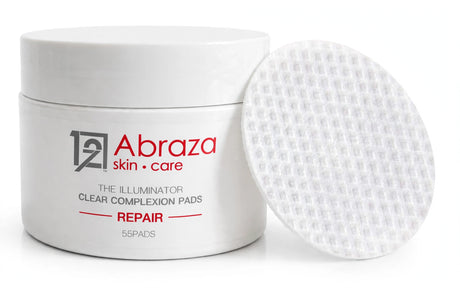 Illuminator Clear Complexion Pads key ingredients: glycolic acid 10%, salicylic acid 2%, lactic acid 3%, vitamin C, niacinamide